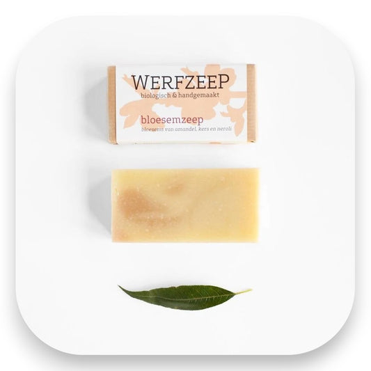 Handgemachte Seife von Werfzeep - Blütenseife, Werfzeep, Bio Seife, handgemacht, natürliche Pflege, vegane Seife, Mandelblüten, biorundum