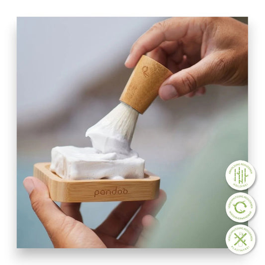 Stilvolle Seifenschale in Aktion - Bambus Seifenschale, umweltfreundlich, Badezimmer, nachhaltige Produkte, Zero Waste, Badaccessoires, hygienisch, Wohndekoration, Geschenkideen, nachhaltiger Lebensstil, Naturinhalt, biorundum