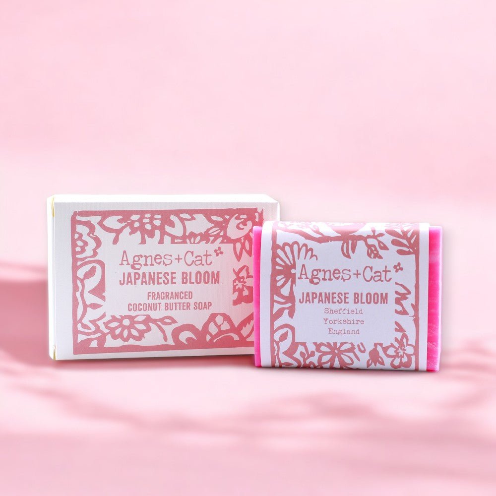 Handgemachte Kokosnussbutterseife mit Japanischer Rosenblüte im SHop biorundum erhältlich. - Bio-Hautpflege, Kokosnussbutterseife, Nachhaltigkeit, Vegan, Japanische Rosenblüte, natürlicher Duft, umweltfreundlich, Tierversuchsfrei, recycelte Verpackung, feuchtigkeitsspendend