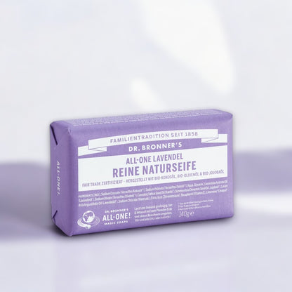 Fair Trade zertifizierte Lavendelseife von Dr Bronner bei biorundum - Dr. Bronner, Naturseife, Lavendel, Bio, Fair Trade, Nachhaltigkeit, Hautpflege, Entspannung, Aromatherapie, natürliche Handseife, vegan