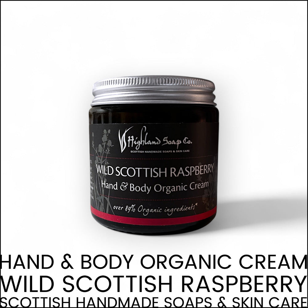 “Hand- & Körpercreme von Highland Soap Company – Wilde Schottische Himbeere, feuchtigkeitsspendende Naturkosmetik, vegan und reich an über 89 % Bio-Zutaten, optimal für die Hautpflege als Creme.” Naturinhalt, Vegan, Naturkosmetik, Hautpflege, Highland Soap Company, Körperlotion, Gesichtscreme, Creme - biorundum